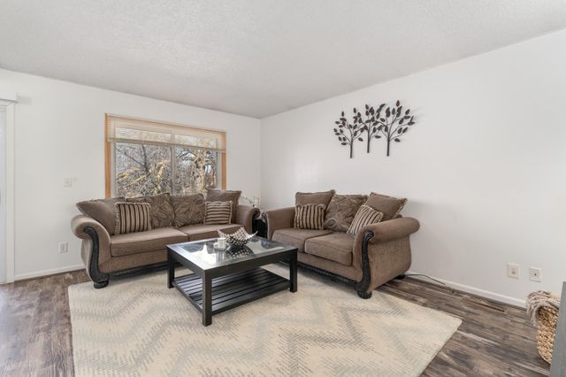 11911 71st Avenue N, Maple Grove, MN 55369