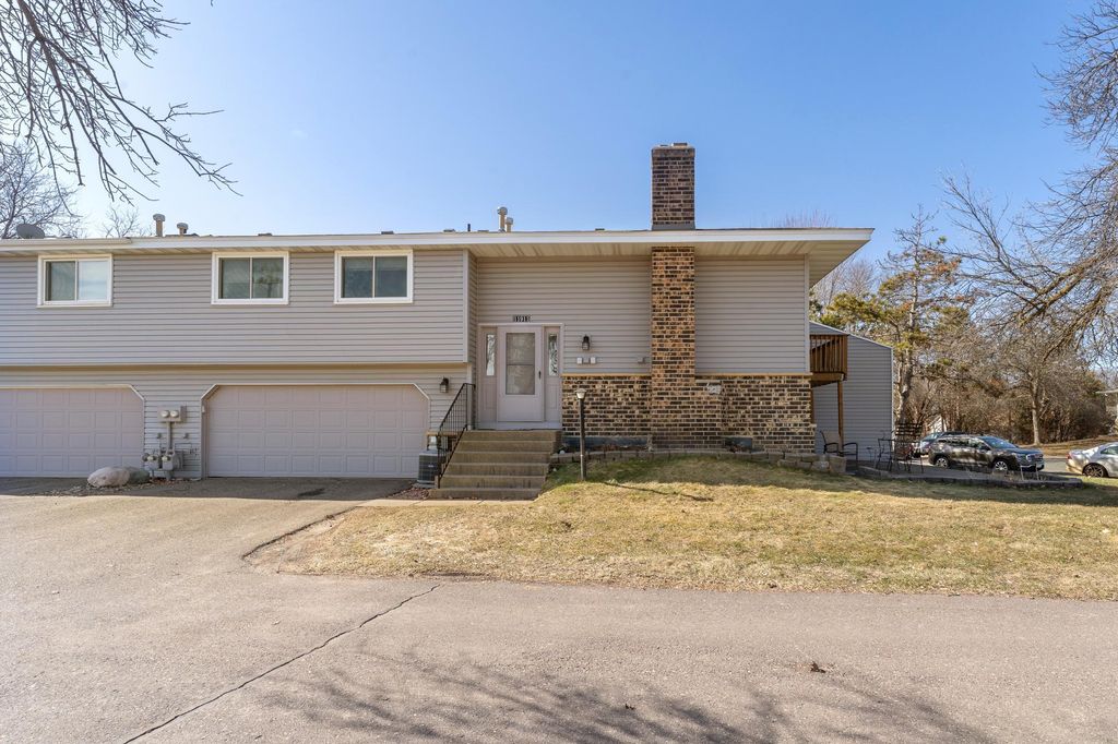 11911 71st Avenue N, Maple Grove, MN 55369