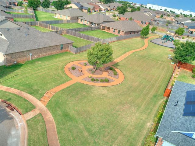 1014 Clingmans Dome Road, Norman, OK 73069