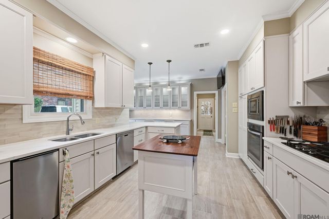 9510 Hunter Ct, Baton Rouge, LA 70809