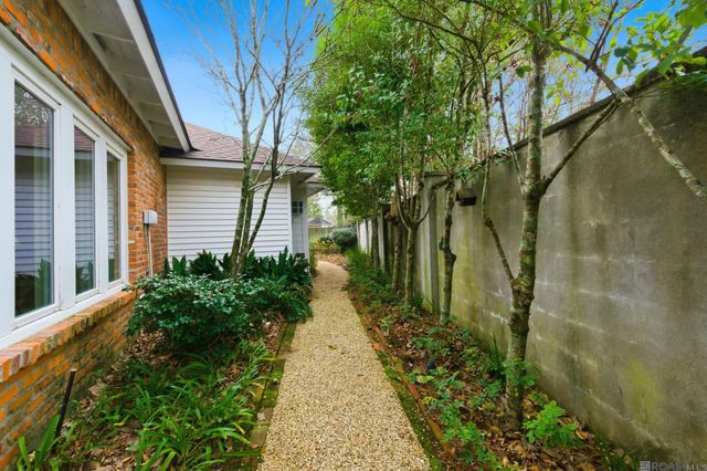 9510 Hunter Ct, Baton Rouge, LA 70809