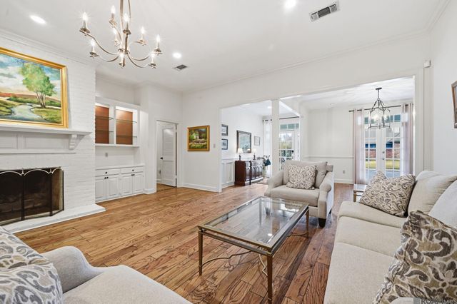 9510 Hunter Ct, Baton Rouge, LA 70809