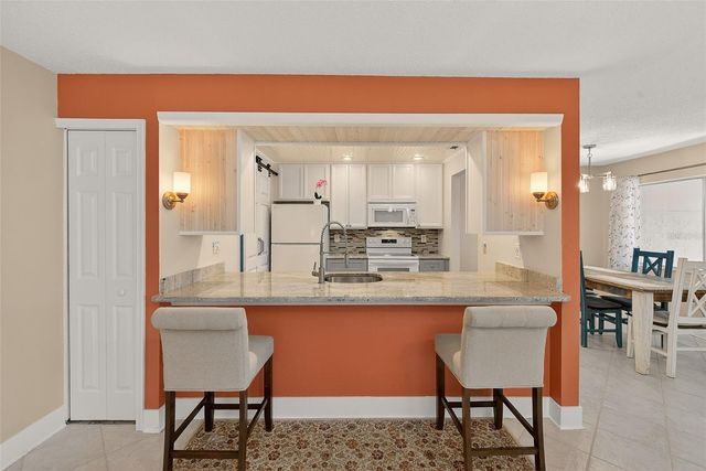 1207 13TH CIRCLE SE 7, Largo, FL 33771