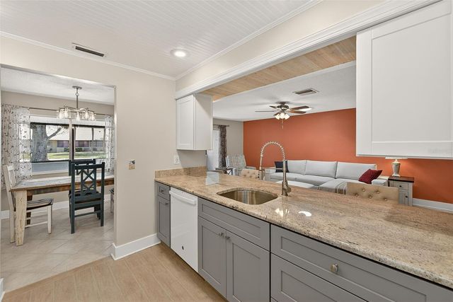 1207 13TH CIRCLE SE 7, Largo, FL 33771