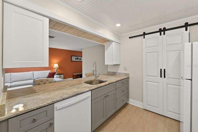 1207 13TH CIRCLE SE 7, Largo, FL 33771