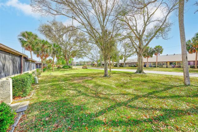 1207 13TH CIRCLE SE 7, Largo, FL 33771