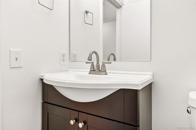 22 Hillside Terrace D, White Plains, NY 10601