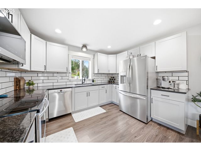 2485 CHINA GARDEN Rd, Kalama, WA 98625