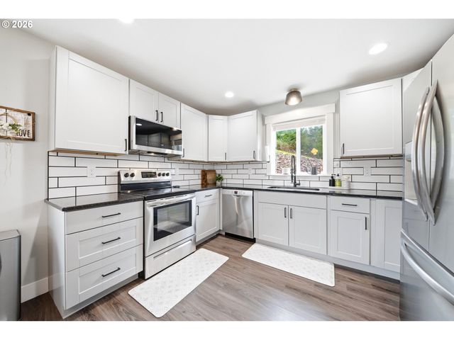 2485 CHINA GARDEN Rd, Kalama, WA 98625