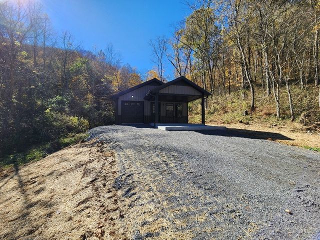 221 Pine Lick Estates Dr, Whitleyville, TN 38588