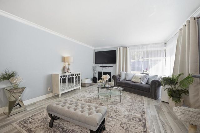 10300 Caminito Cuervo 52, San Diego, CA 92108