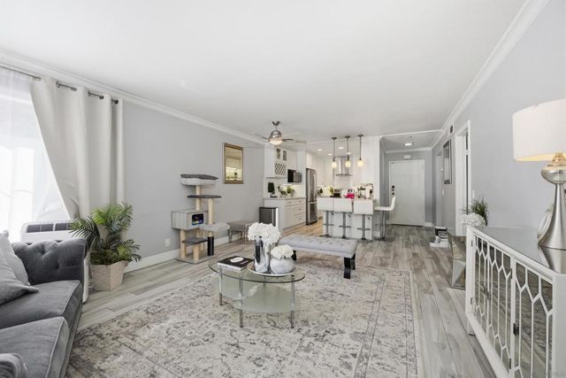 10300 Caminito Cuervo 52, San Diego, CA 92108