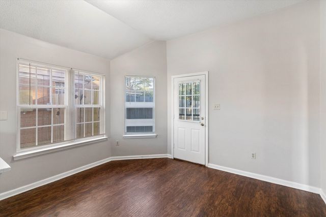 5877 HICKORY COMMONS LN, Memphis, TN 38141