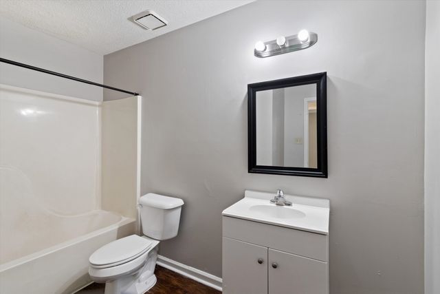 5877 HICKORY COMMONS LN, Memphis, TN 38141