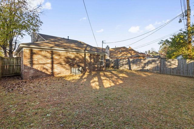 5877 HICKORY COMMONS LN, Memphis, TN 38141