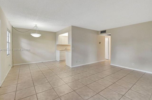 1020 Exeter B 1020, Boca Raton, FL 33434