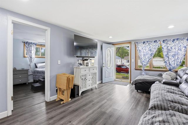 709 E GOODALL STREET, Appleton, WI 54915
