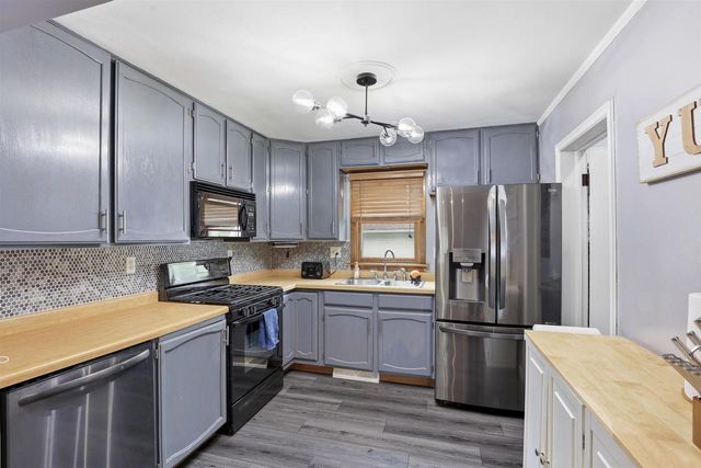 709 E GOODALL STREET, Appleton, WI 54915