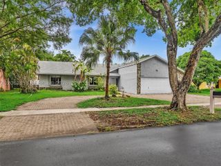 8240 NW 54th St 8240, Lauderhill, FL 33351