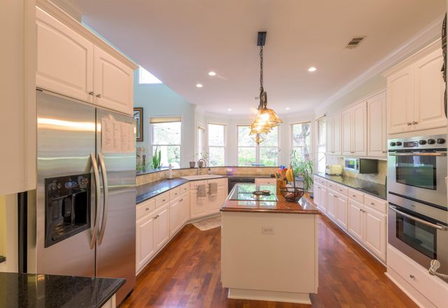 2013 Rue De St Tropez, Austin, TX 78746