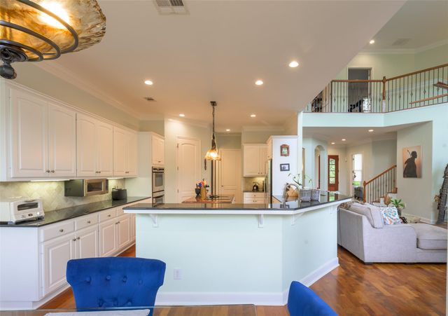 2013 Rue De St Tropez, Austin, TX 78746
