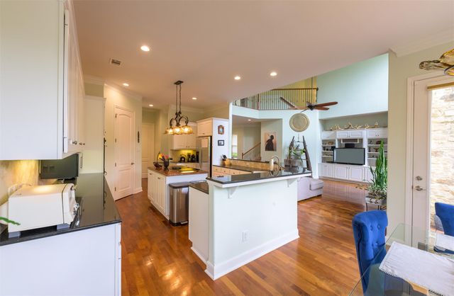 2013 Rue De St Tropez, Austin, TX 78746