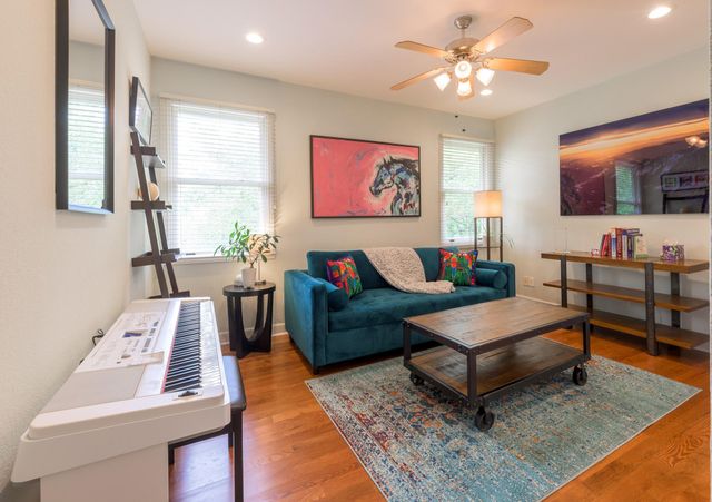 2013 Rue De St Tropez, Austin, TX 78746
