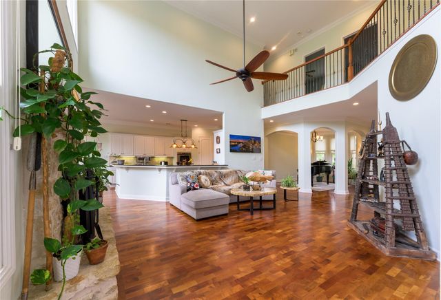2013 Rue De St Tropez, Austin, TX 78746