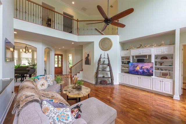 2013 Rue De St Tropez, Austin, TX 78746