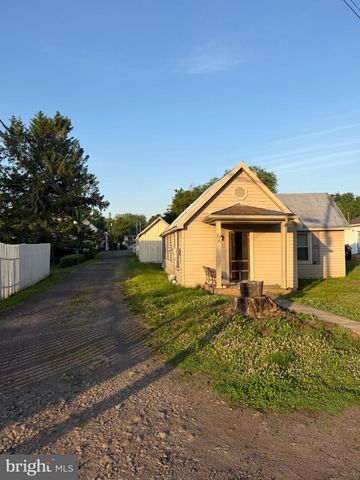 22 WATER ST, Sperryville, VA 22740