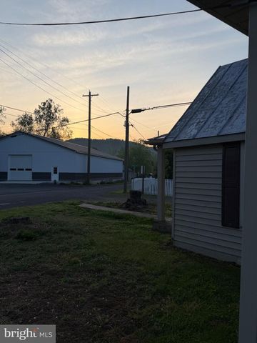 22 WATER ST, Sperryville, VA 22740