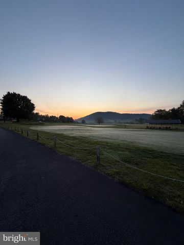 22 WATER ST, Sperryville, VA 22740