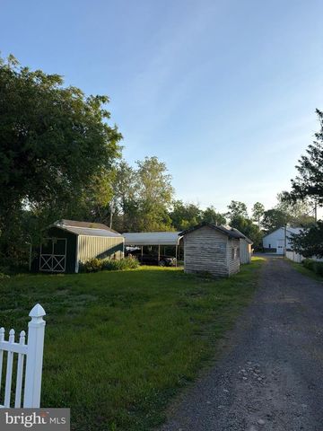 22 WATER ST, Sperryville, VA 22740