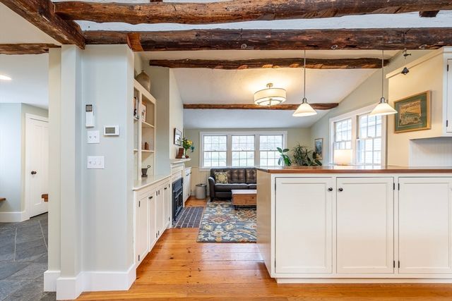 274 South St, Medfield, MA 02052