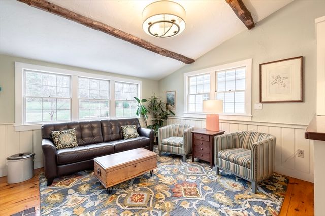 274 South St, Medfield, MA 02052