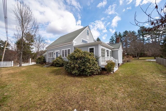 274 South St, Medfield, MA 02052