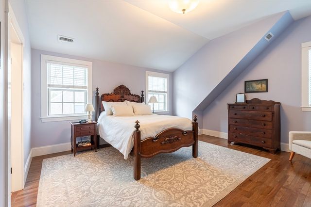 274 South St, Medfield, MA 02052