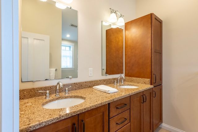 274 South St, Medfield, MA 02052