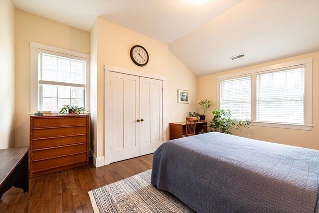 274 South St, Medfield, MA 02052