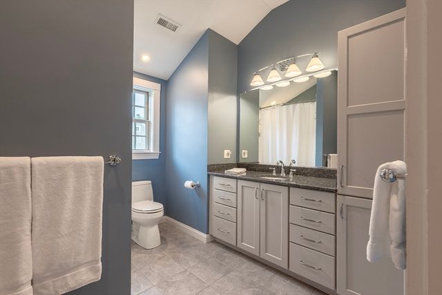 274 South St, Medfield, MA 02052