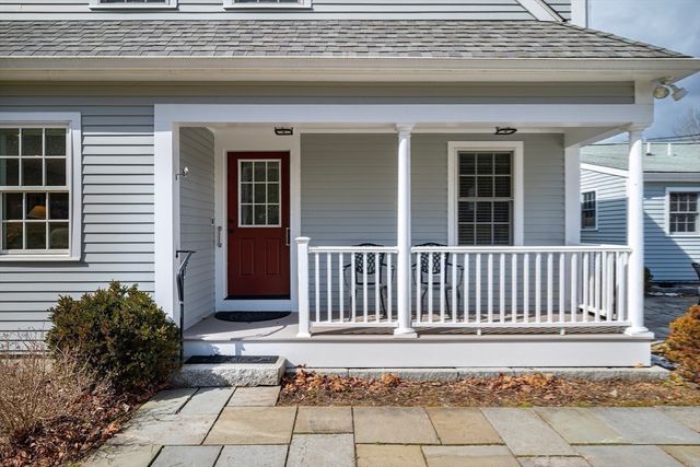 274 South St, Medfield, MA 02052