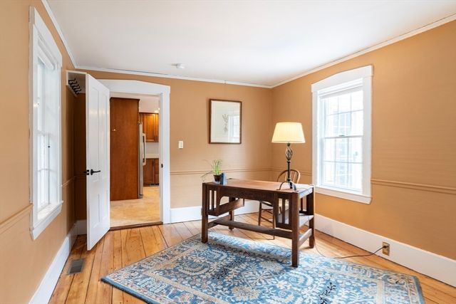 274 South St, Medfield, MA 02052