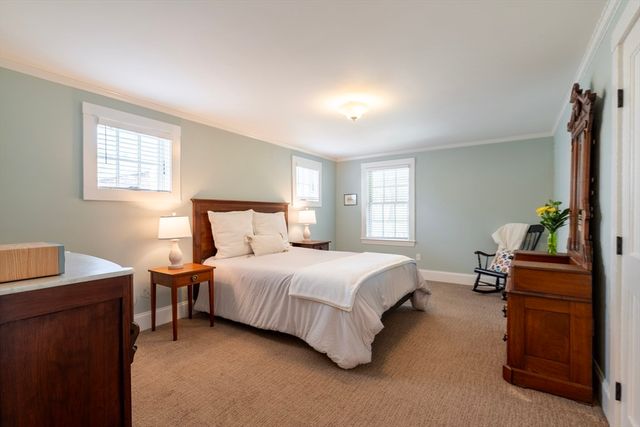 274 South St, Medfield, MA 02052