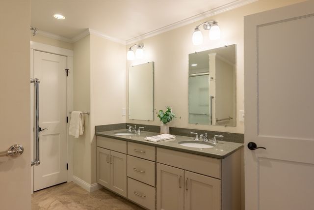 274 South St, Medfield, MA 02052