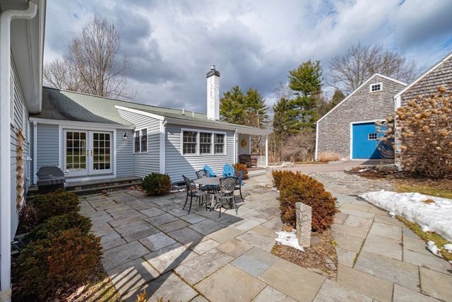 274 South St, Medfield, MA 02052
