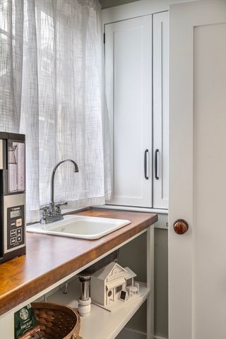 274 South St, Medfield, MA 02052