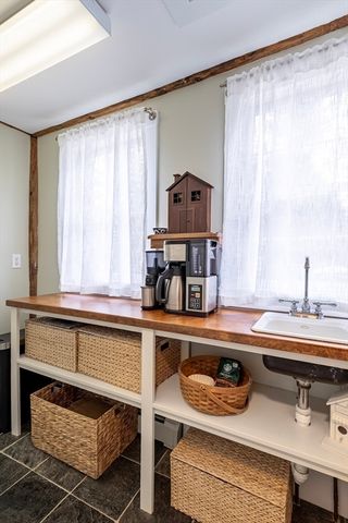 274 South St, Medfield, MA 02052