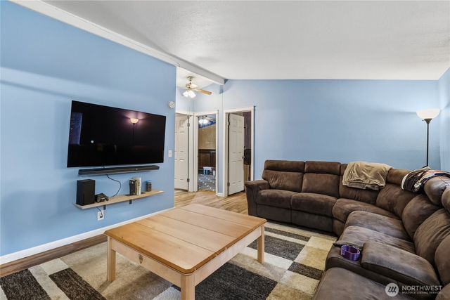 18125 Dew Drop Lane NW, Poulsbo, WA 98370