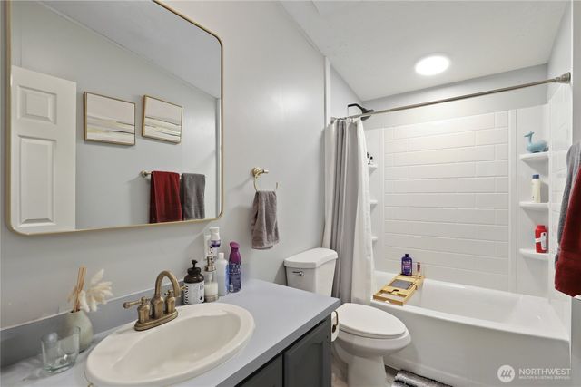 18125 Dew Drop Lane NW, Poulsbo, WA 98370