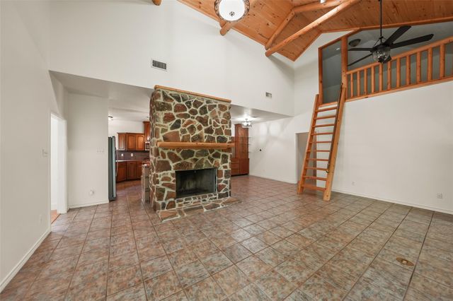 416 Augusta Drive, Huntsville, TX 77340